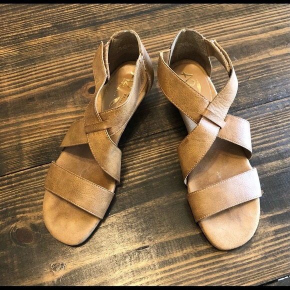 A2 Heelrest Aerosoles Comfort Brown Strapy Sandal Stacked Heel Woman’s 7.5 - Picture 8 of 10